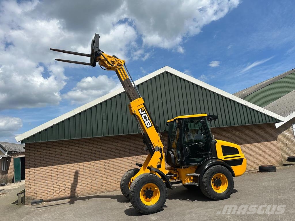 JCB TM220 SV A رافعة تلسكوبية