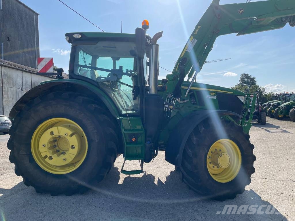 John Deere 6R 215 Трактори