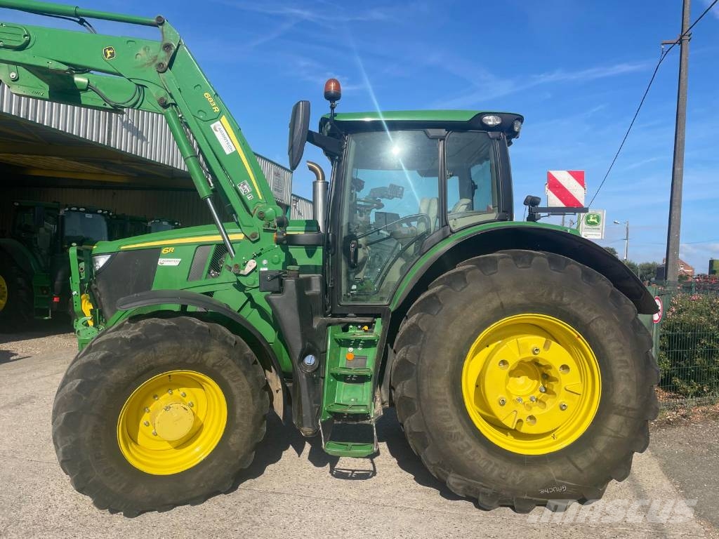 John Deere 6R 215 Трактори
