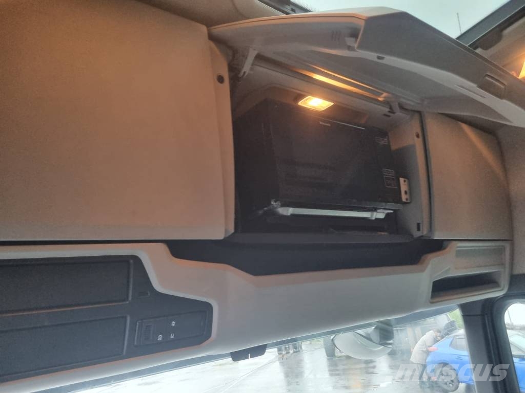 Scania R 450 Van Body Trucks