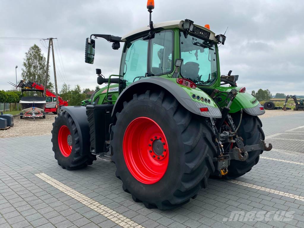 Fendt 718 Vario S4 Profi Plus الجرارات
