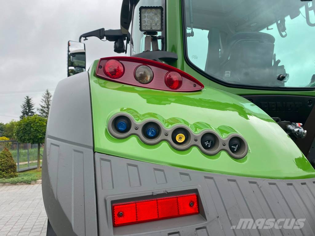 Fendt 718 Vario S4 Profi Plus الجرارات