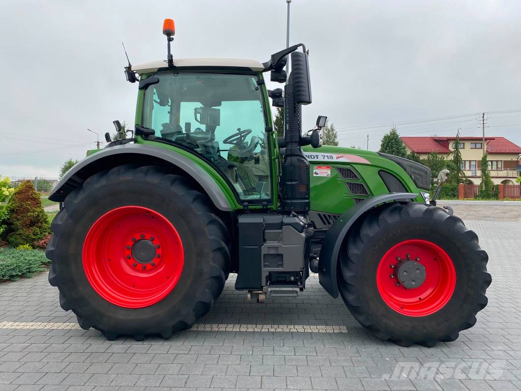 Fendt 718 Vario S4 Profi Plus الجرارات