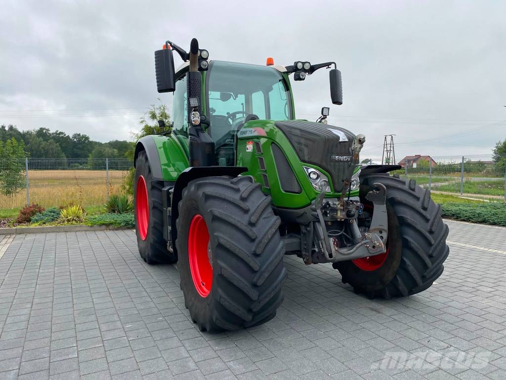 Fendt 718 Vario S4 Profi Plus الجرارات