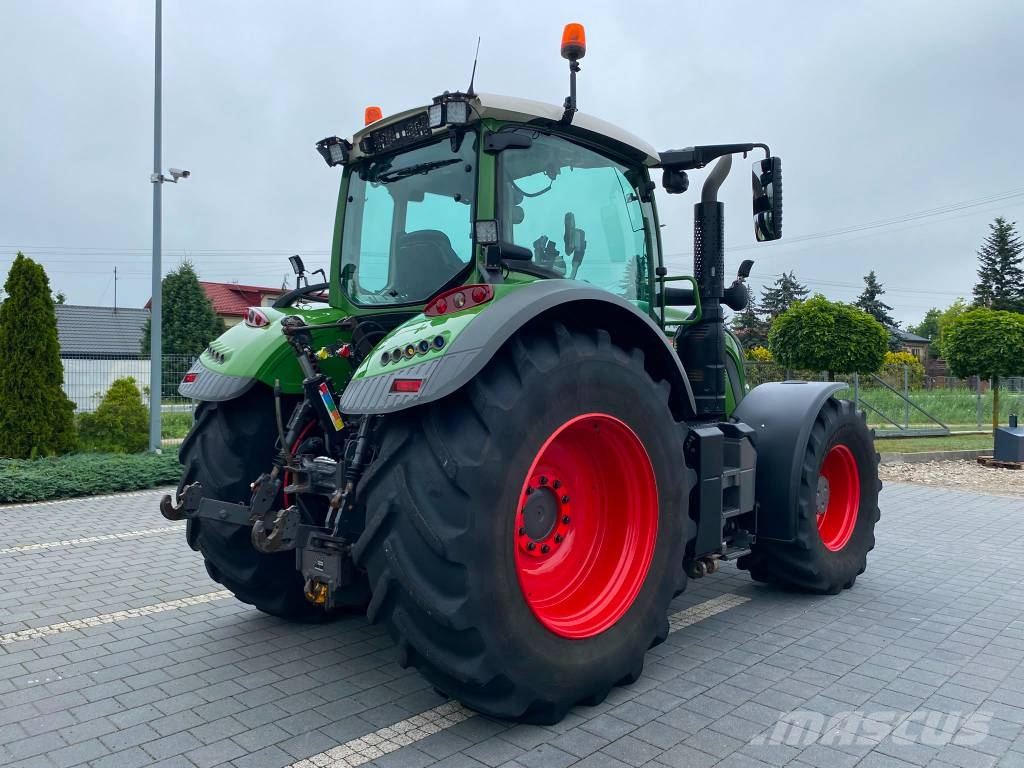 Fendt 718 Vario S4 Profi Plus الجرارات