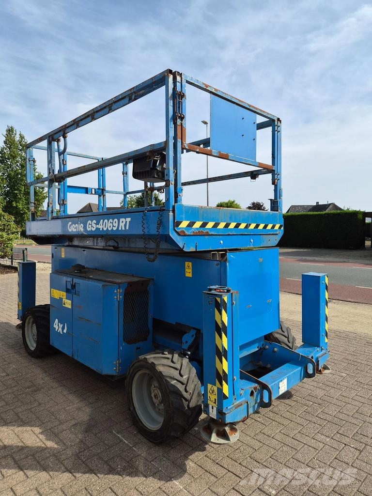 Genie Gs4069rt 4x4 schaarhoogwerker ruwterein Šķerveida pacēlāji