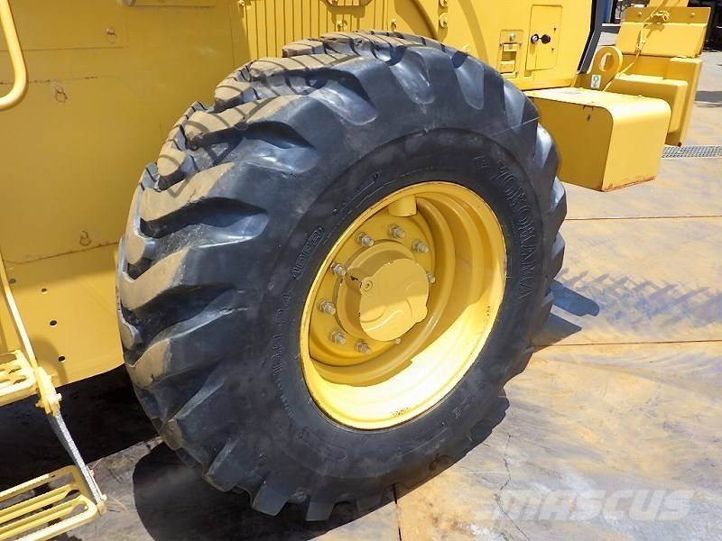 CAT 910M 輪胎式裝載機