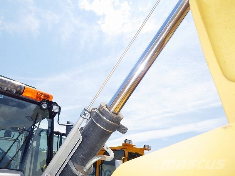 CAT 910M 輪胎式裝載機