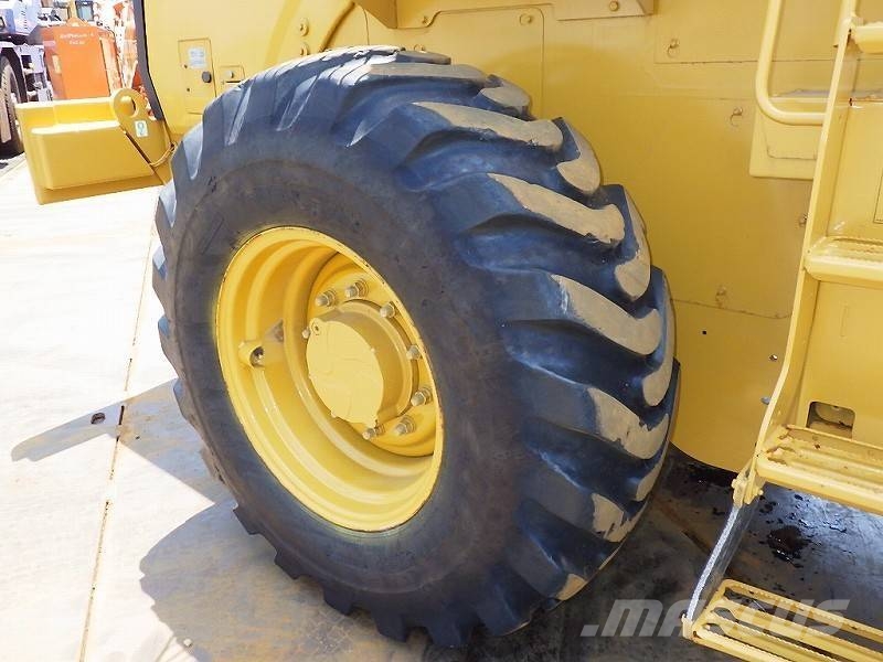 CAT 910M 輪胎式裝載機