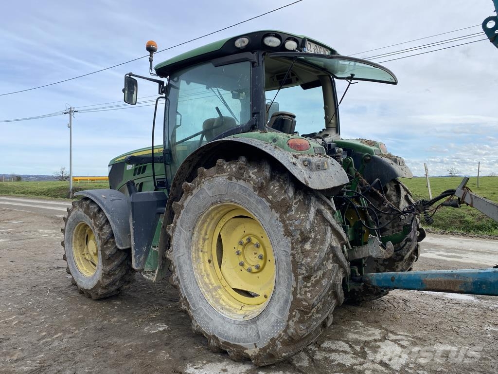John Deere 6130R Traktori