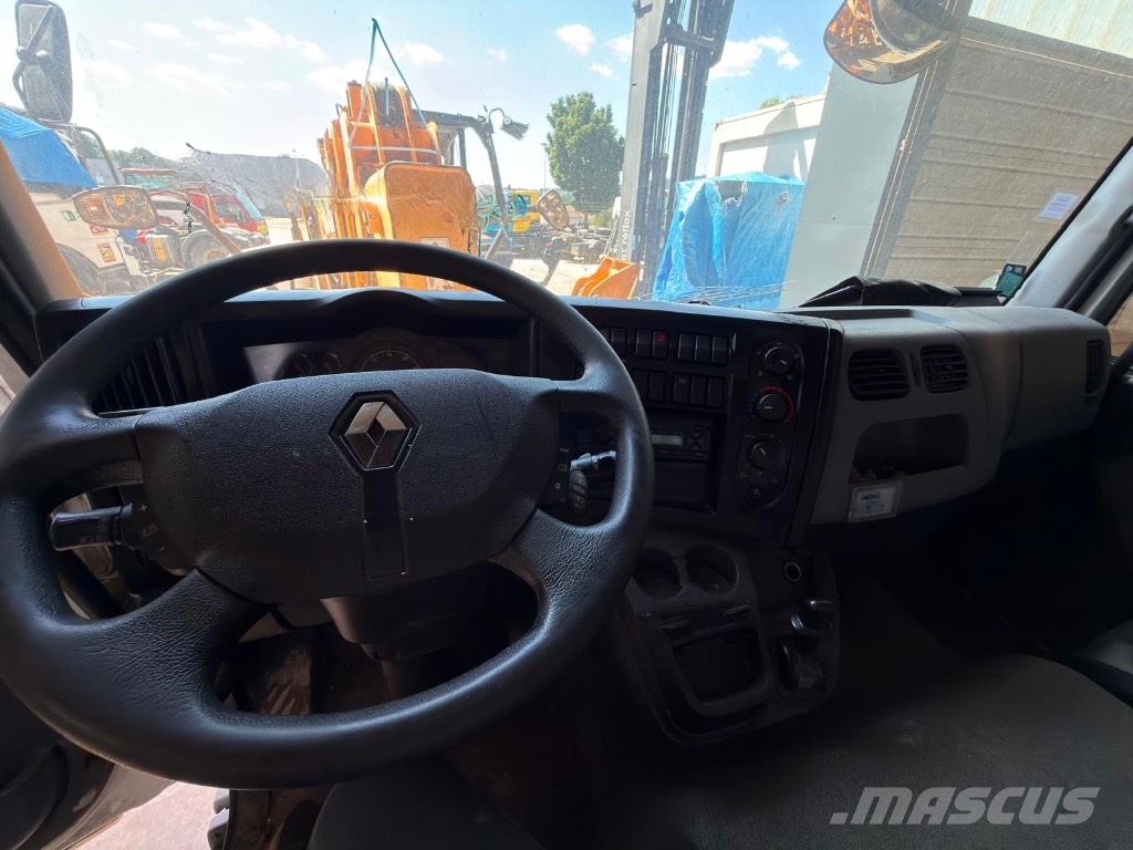 Renault D 210 *ACCIDENTE*DAMAGED*UNFALL* Camiones caja cerrada