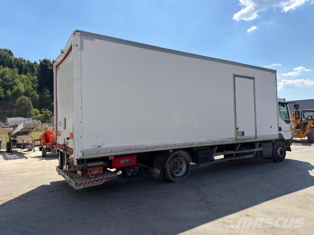 Renault D 210 *ACCIDENTE*DAMAGED*UNFALL* Camiones caja cerrada