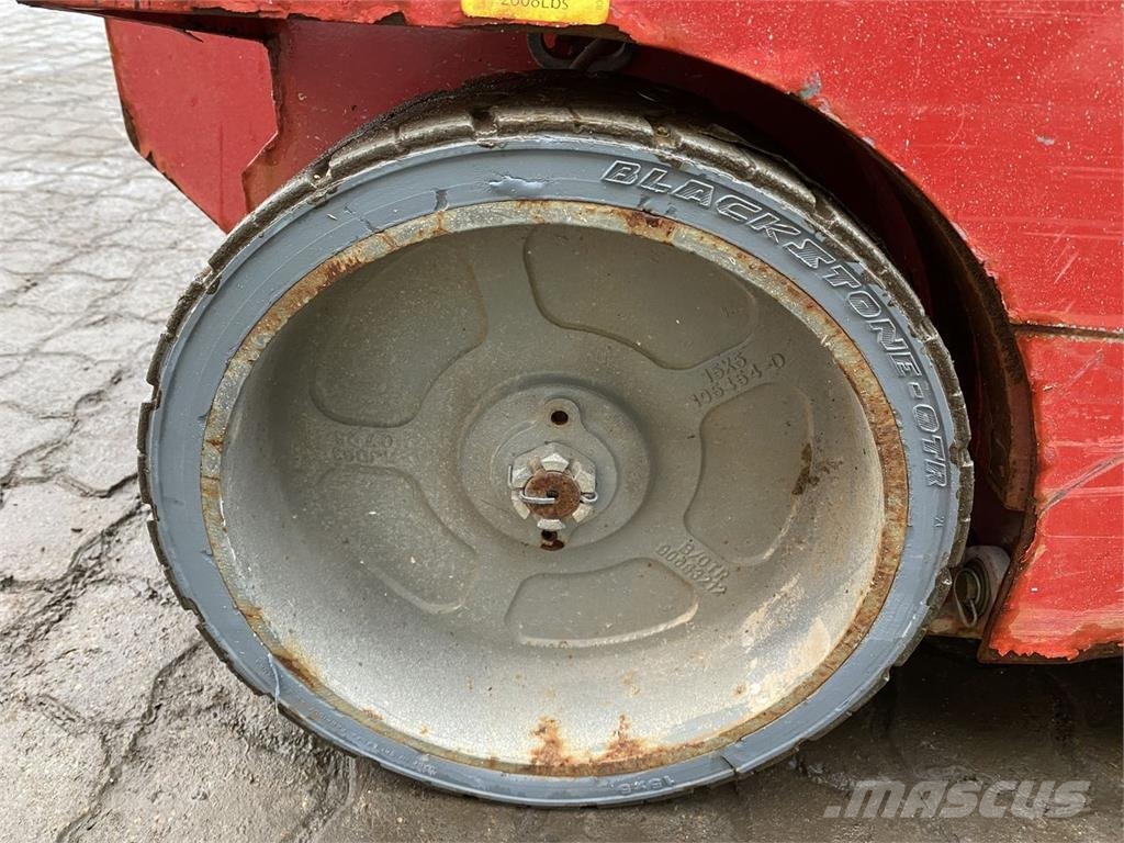Manitou 120SE Škarjaste dvižne ploščadi