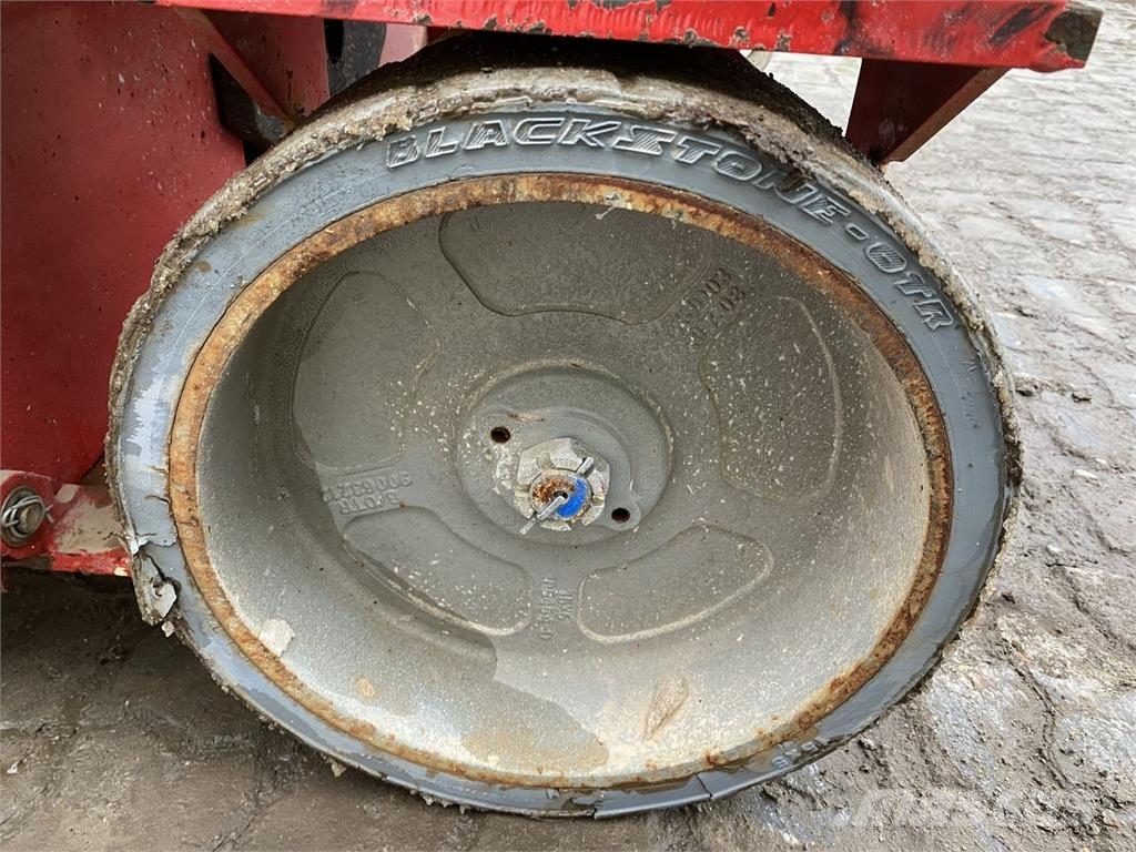 Manitou 120SE Škarjaste dvižne ploščadi