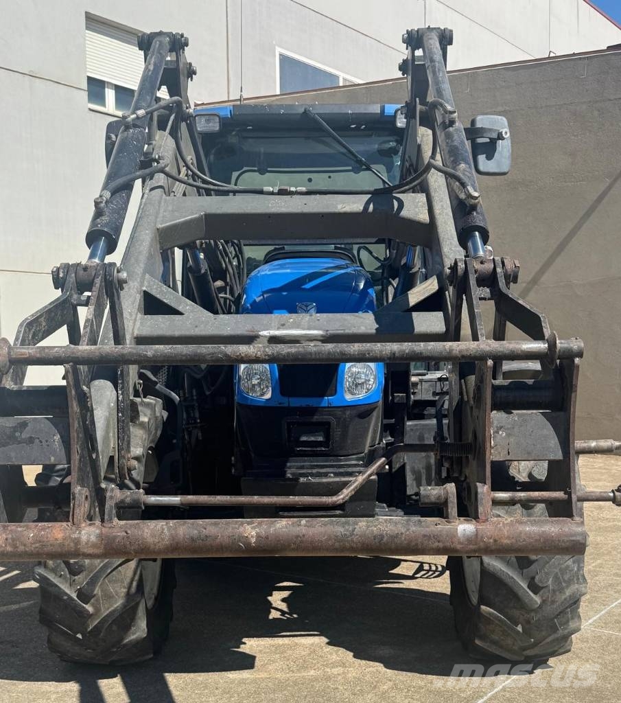 New Holland T6010 CON PALA LEON Tractoren