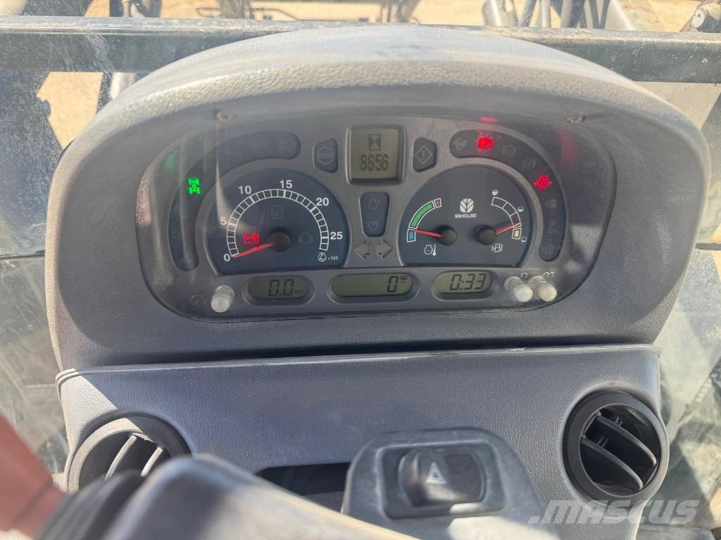 New Holland T6010 CON PALA LEON Tractoren