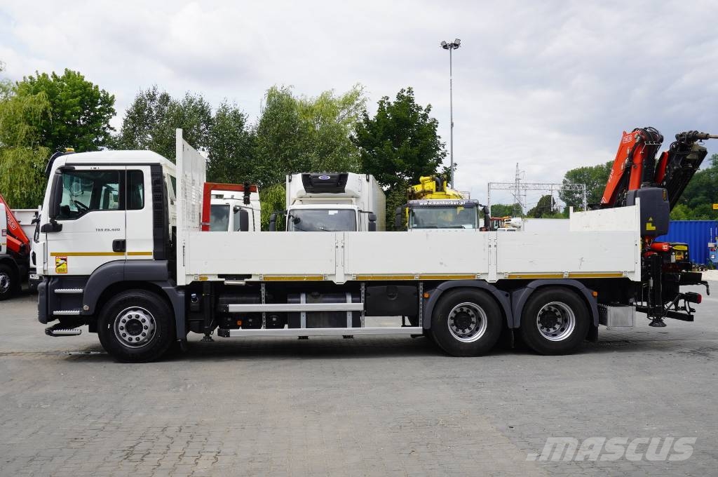 MAN TGS 26.420 6x4 / Fassi F215A.2.24 / remote control شاحنات مسطحة/مفصلية الجوانب
