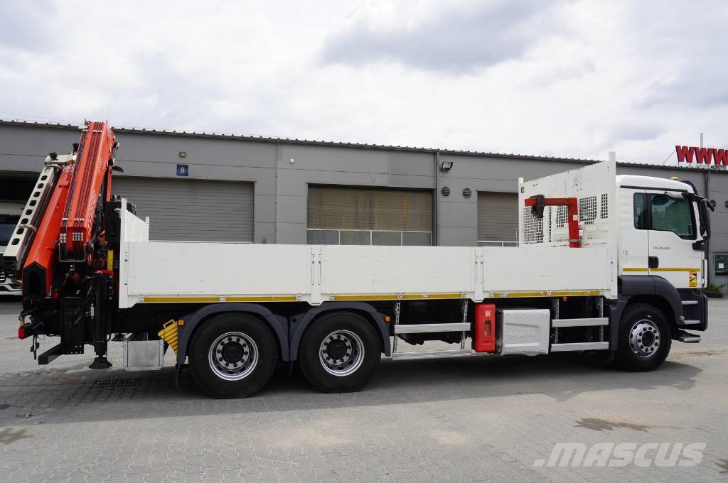 MAN TGS 26.420 6x4 / Fassi F215A.2.24 / remote control شاحنات مسطحة/مفصلية الجوانب