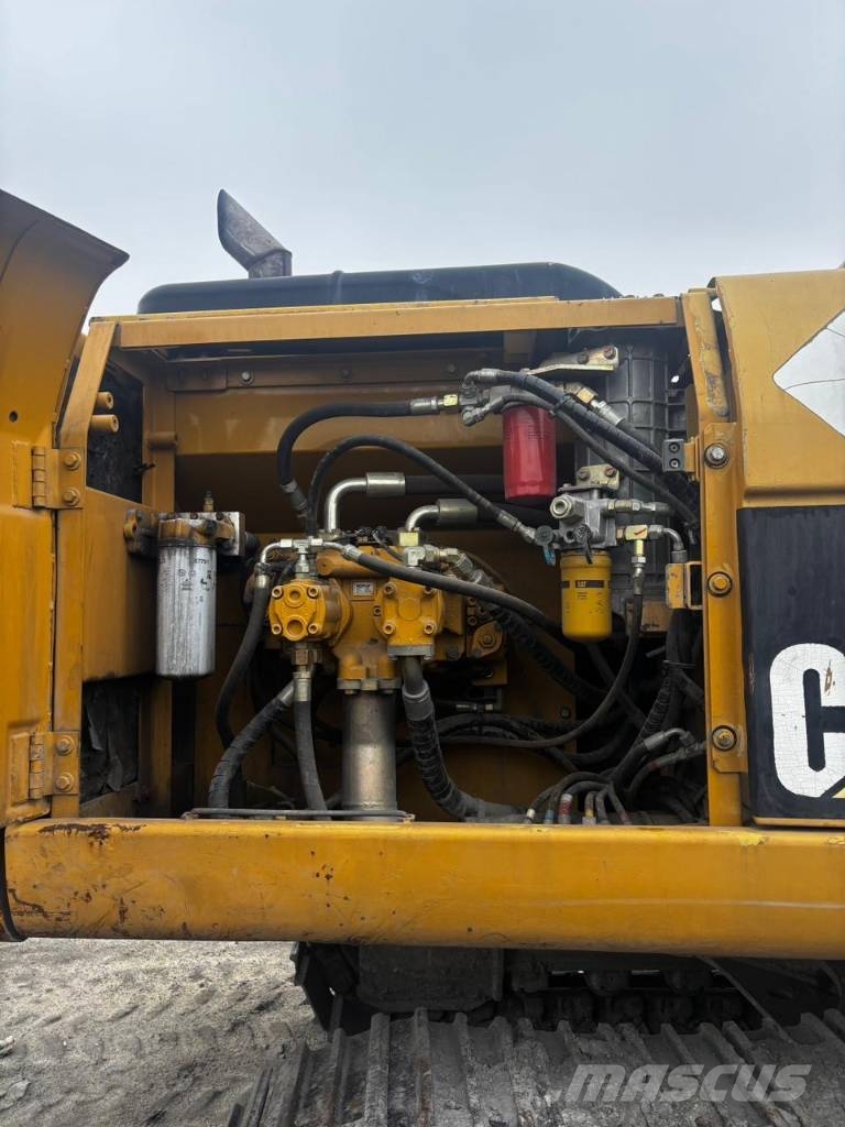 CAT 318 C L Koparki gąsienicowe