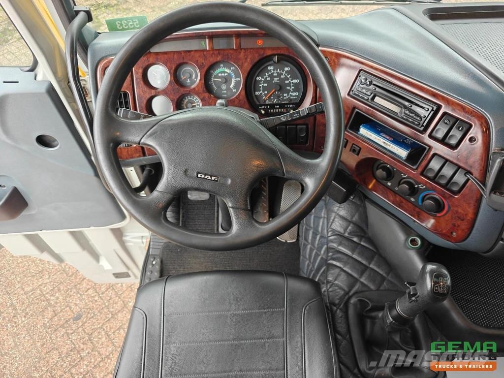 DAF XF95.430 FT 4x2 SpaceCab Euro2 - Manual Transmissi وحدات الجر
