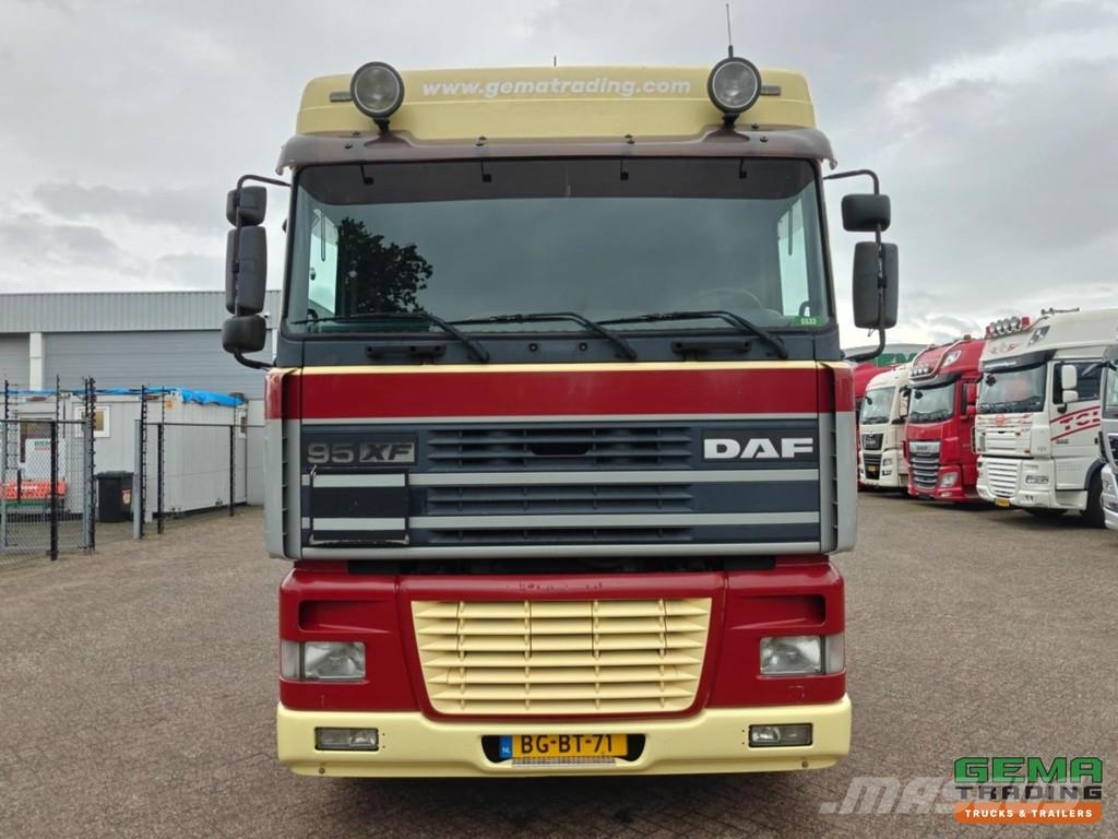 DAF XF95.430 FT 4x2 SpaceCab Euro2 - Manual Transmissi وحدات الجر