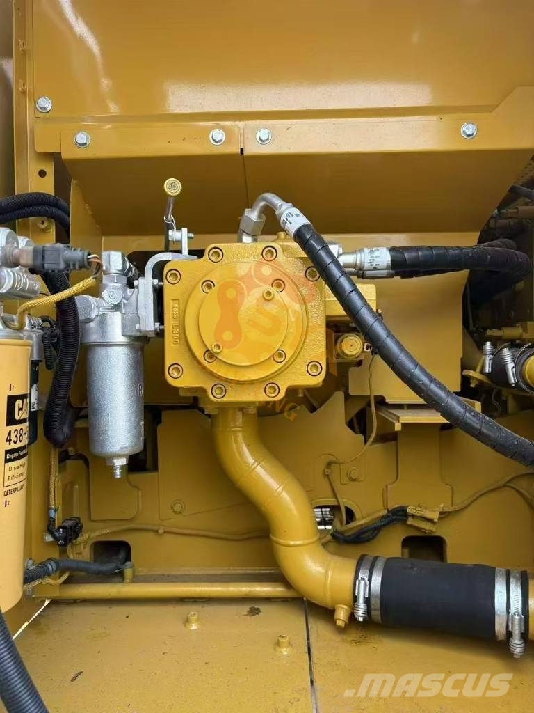 CAT 323 Bagri goseničarji