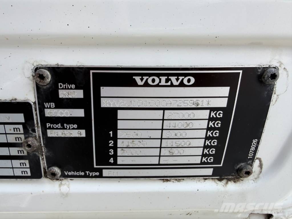 Volvo FM 330 6x2*4 Side opening 8.7 m Camiones con caja de remolque