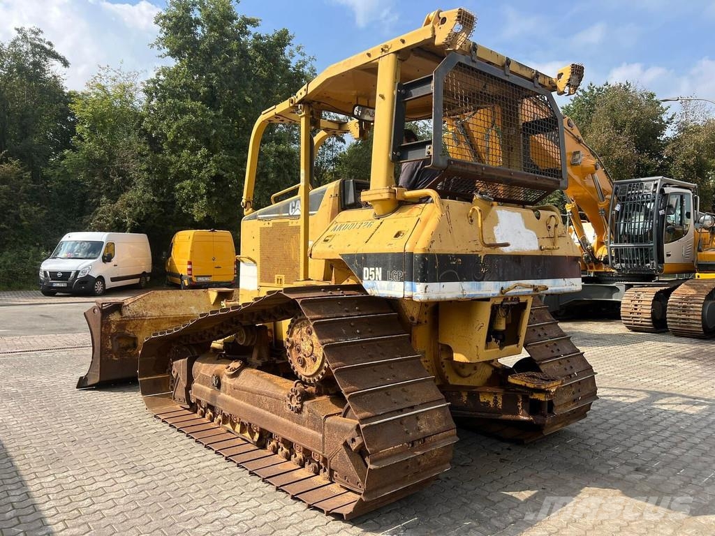 CAT D 5 N LGP Buldozer sobre oruga