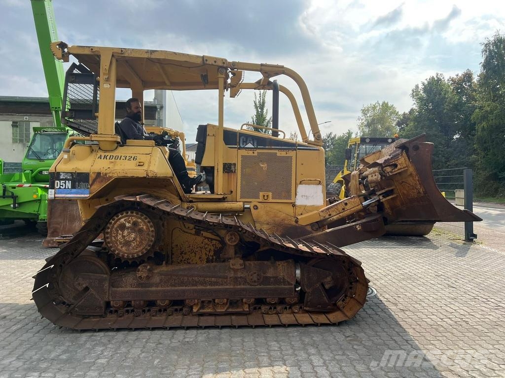 CAT D 5 N LGP Bouteurs sur chenilles