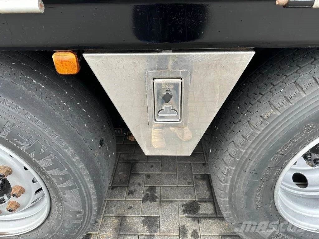 MAN TGX 33.560 8X4 TRIDEM + HMF 4020-K8 KRAAN/KRAN/CRA Автокранове