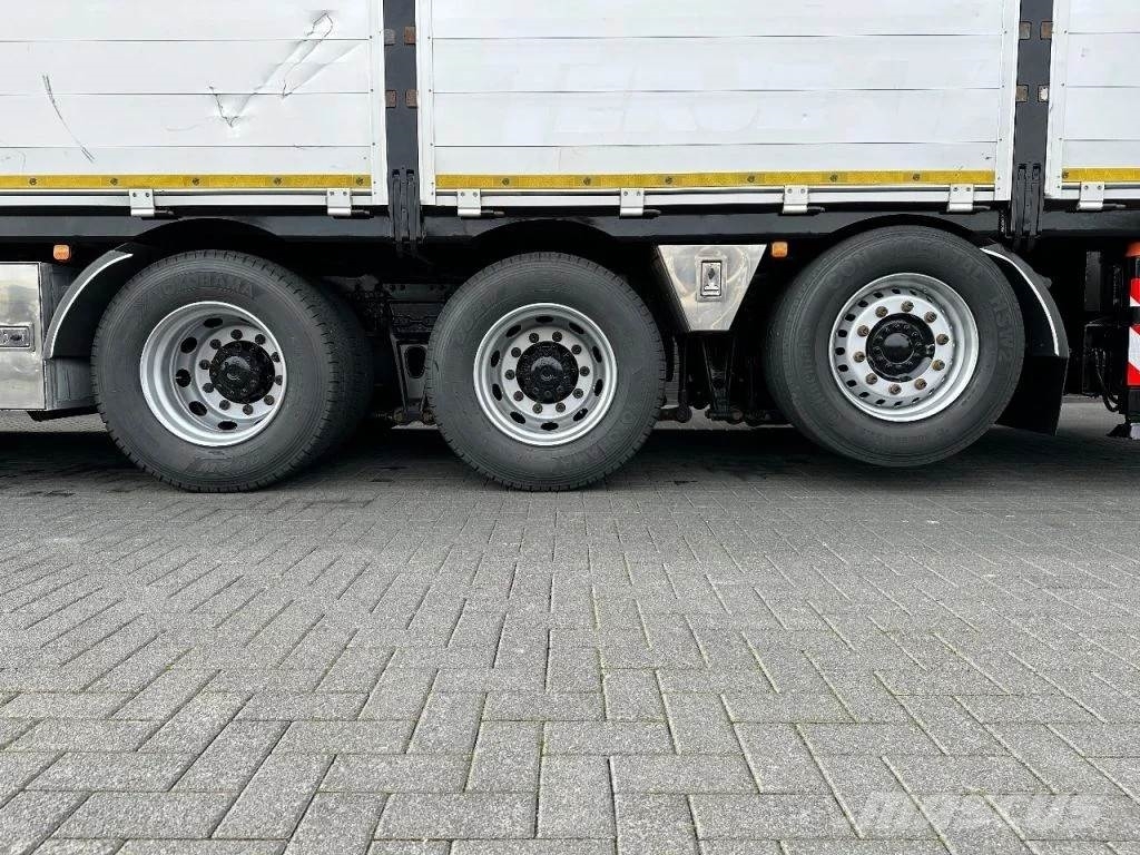 MAN TGX 33.560 8X4 TRIDEM + HMF 4020-K8 KRAAN/KRAN/CRA Автокранове