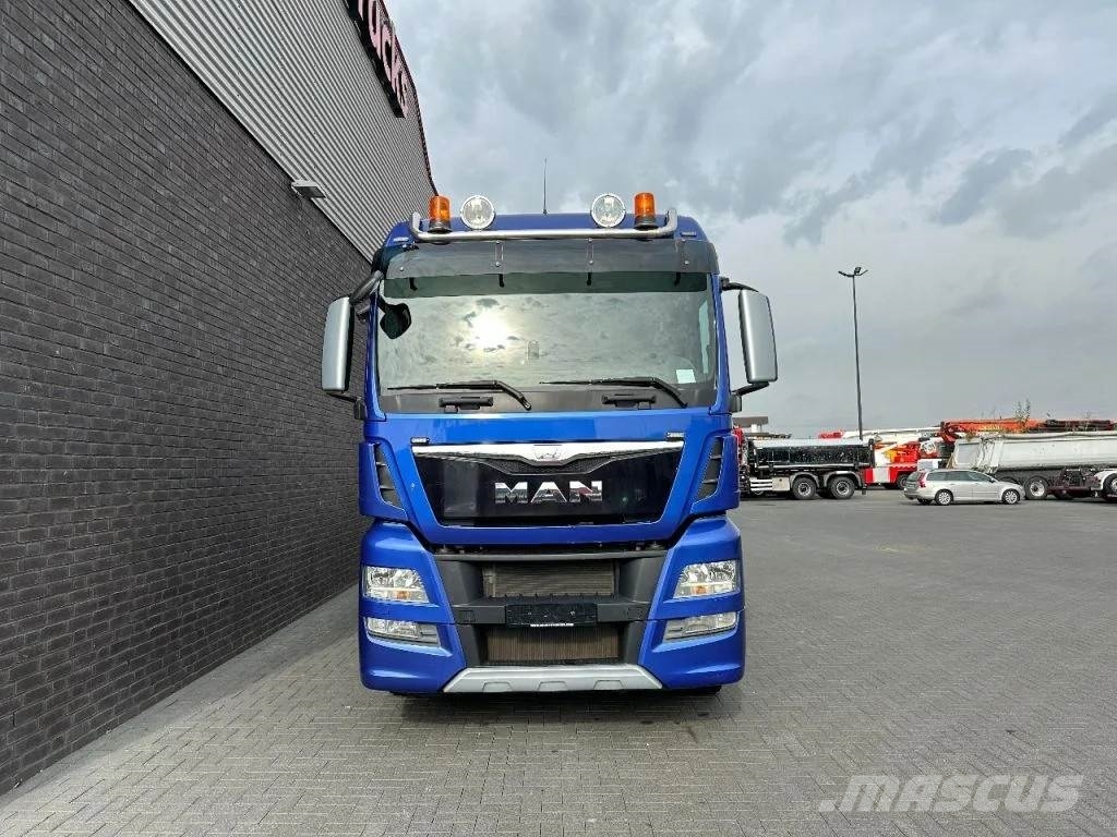 MAN TGX 33.560 8X4 TRIDEM + HMF 4020-K8 KRAAN/KRAN/CRA Автокранове