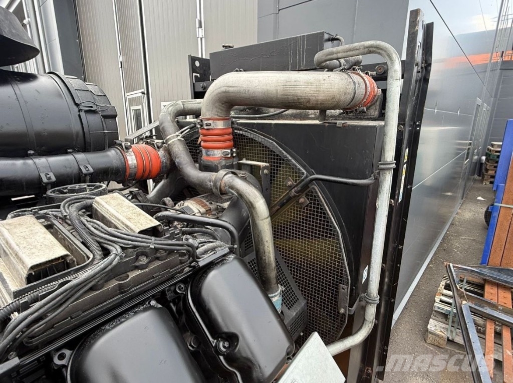 JCB Scania Generator 550 KVA Notstromaggregat 440 KW Diesel generatoren