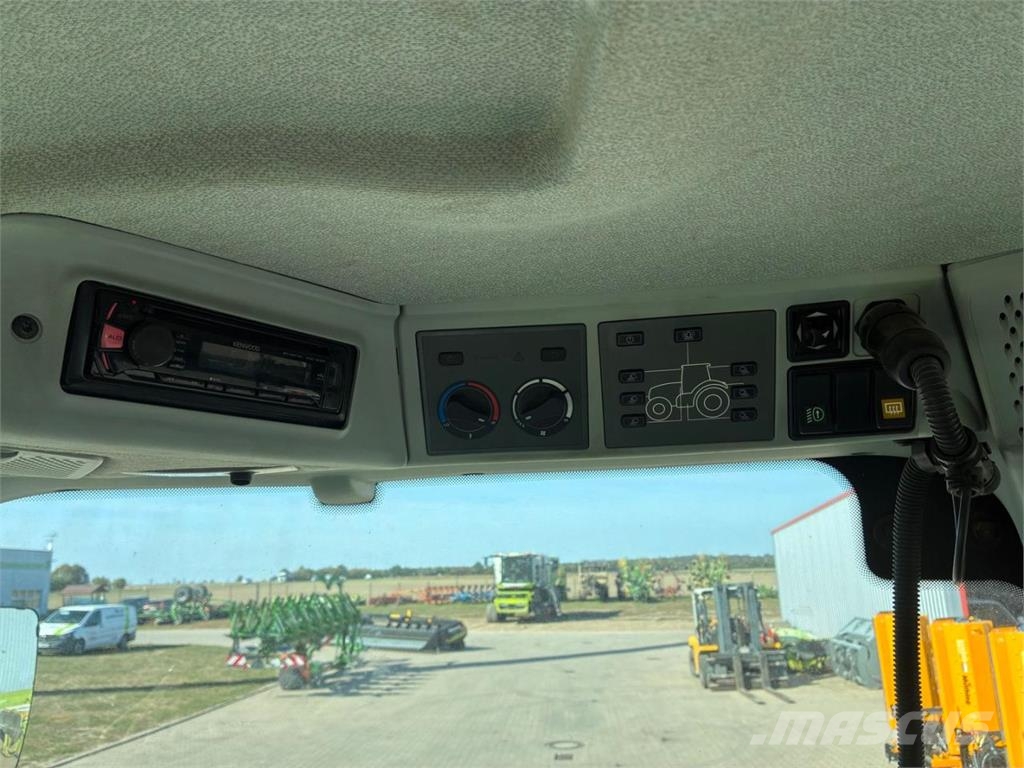 CLAAS Axion 850 Traktoren