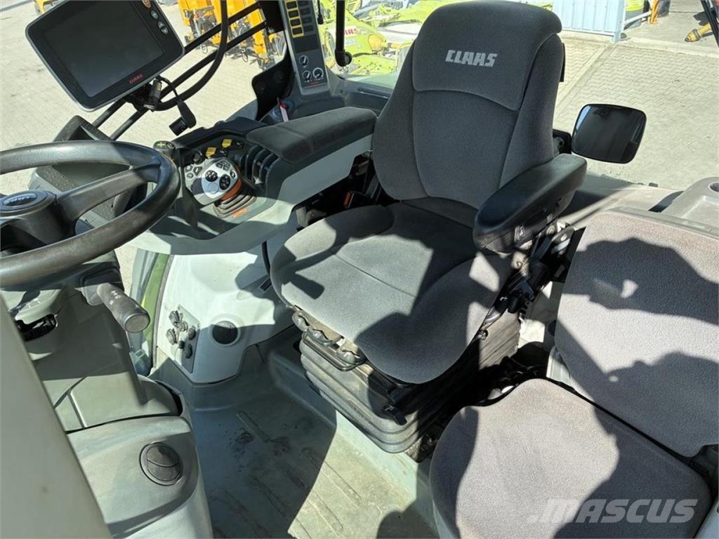 CLAAS Axion 850 Traktoren