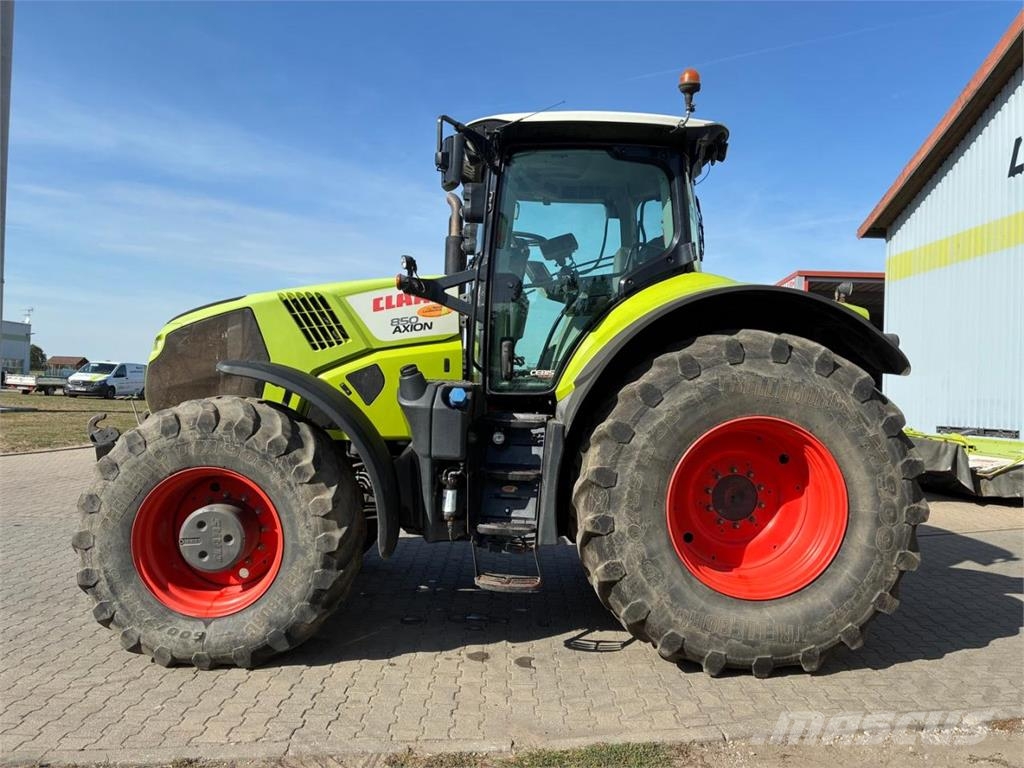 CLAAS Axion 850 Traktoren