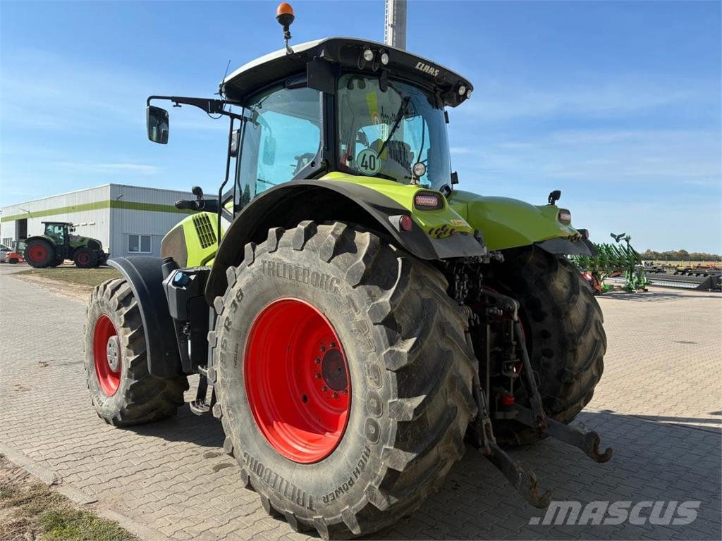 CLAAS Axion 850 Traktoren