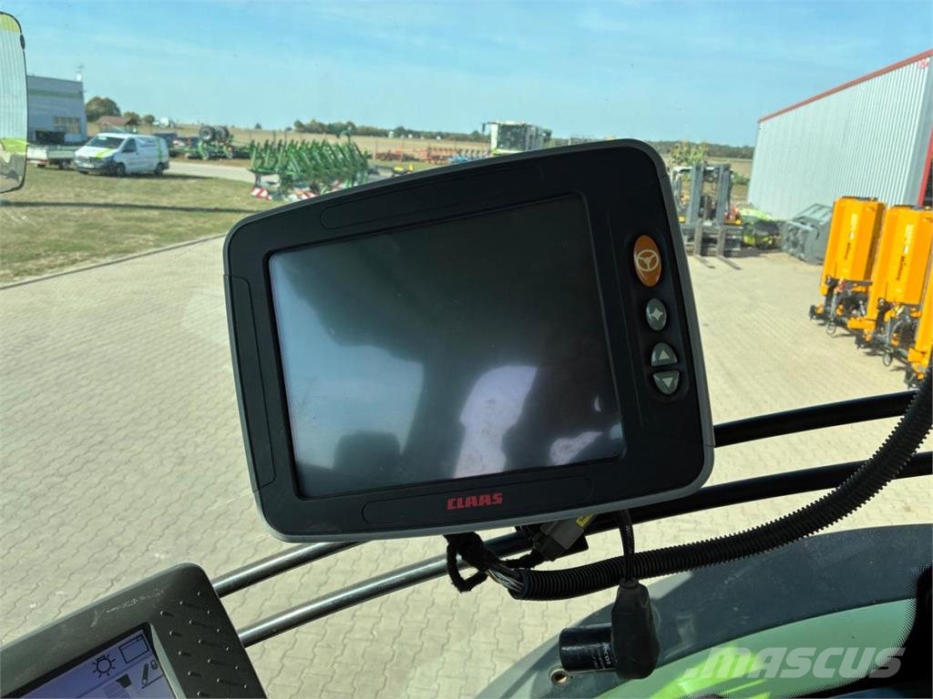 CLAAS Axion 850 Traktoren