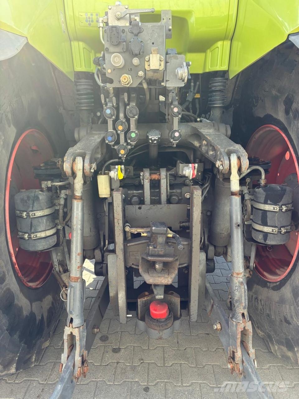 CLAAS Axion 850 Traktoren