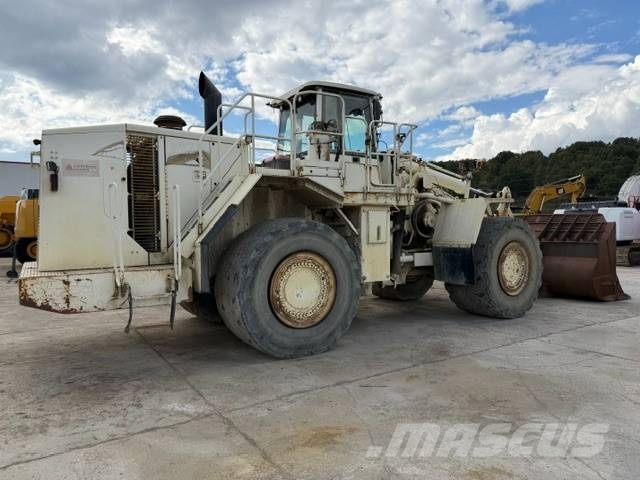 CAT 988 H Gumikerekes homlokrakodók