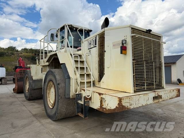 CAT 988 H Gumikerekes homlokrakodók