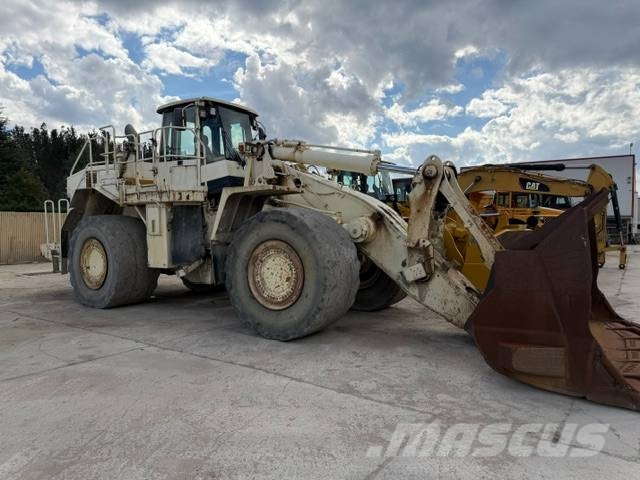 CAT 988 H Gumikerekes homlokrakodók