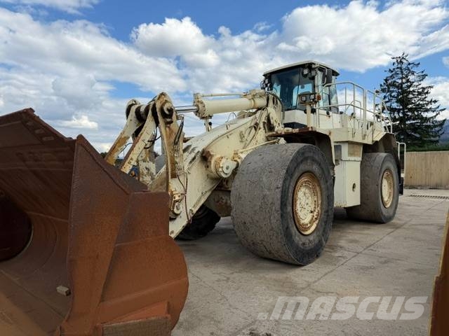 CAT 988 H Gumikerekes homlokrakodók
