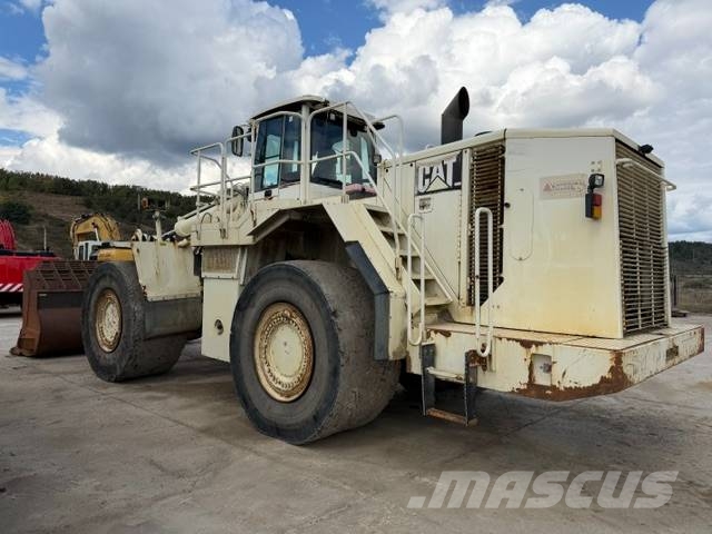 CAT 988 H Gumikerekes homlokrakodók