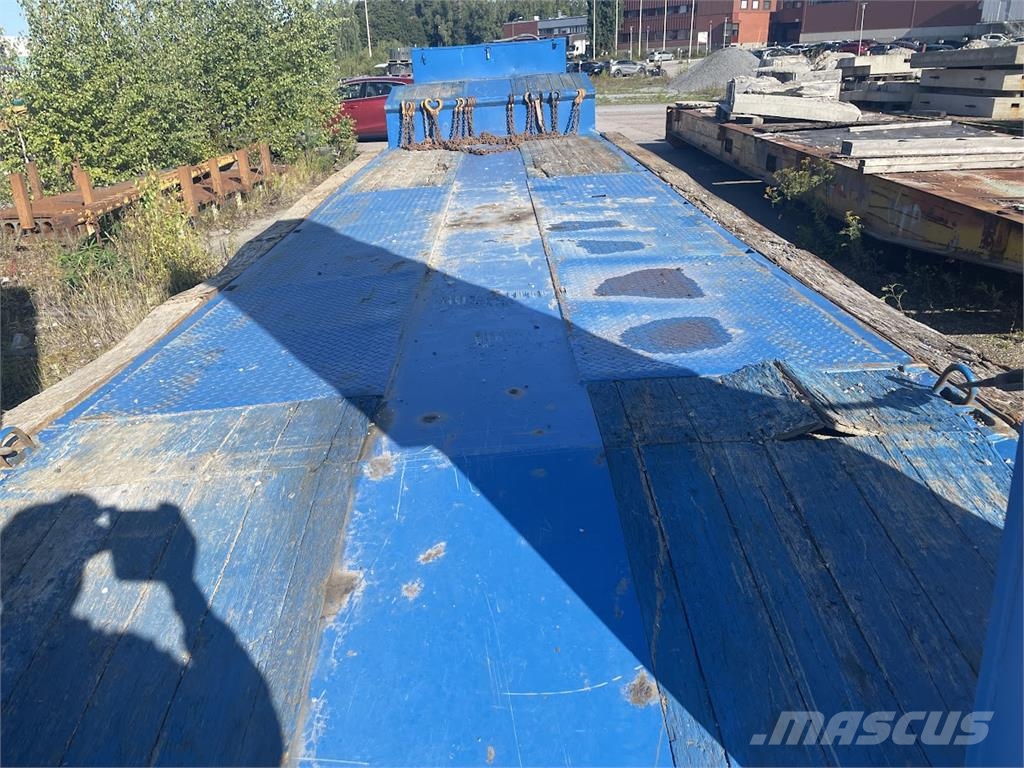Faymonville STN نصف مقطورة مسطحة منخفضة