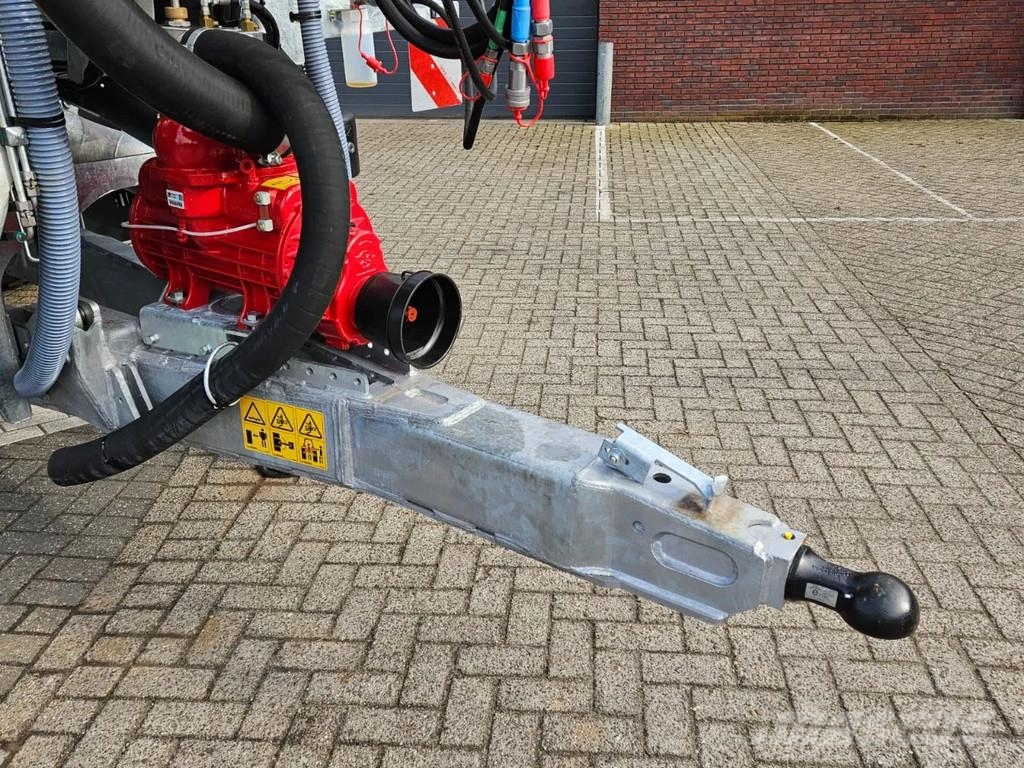 Veenhuis Profiline 12.500 Slurry tankers