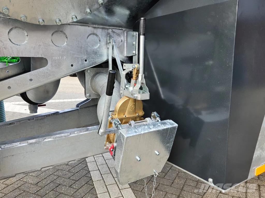 Veenhuis Profiline 12.500 Slurry tankers