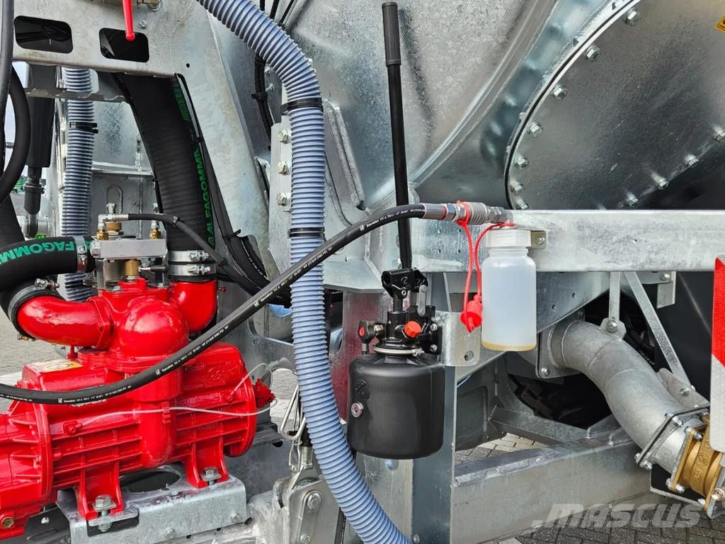 Veenhuis Profiline 12.500 Slurry tankers