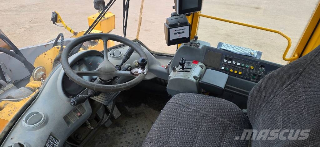 Volvo L 220 D Læssemaskiner på hjul
