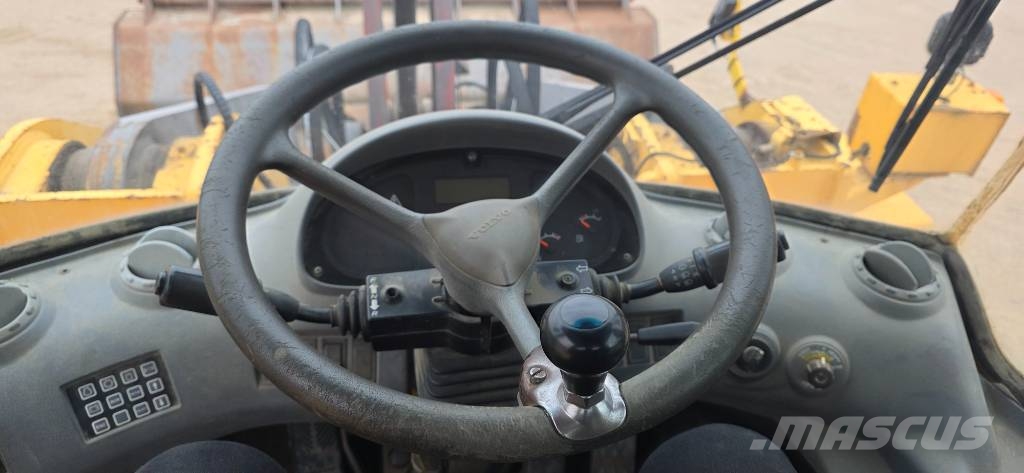 Volvo L 220 D Læssemaskiner på hjul